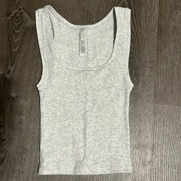 SKIMS Cotton Rib Tank and Cotton Rib Boxer in Light Heather Grey Size XS - Picture 3 of 8